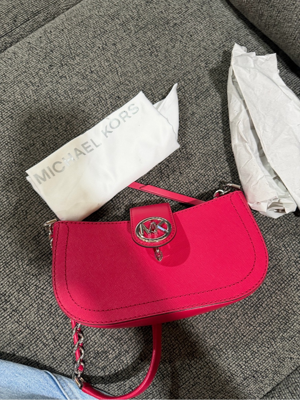Hot Pinkish/redish Women’s Shoulder Bag with Chain Strap NWOT w/dust bag - Picture 9 of 9